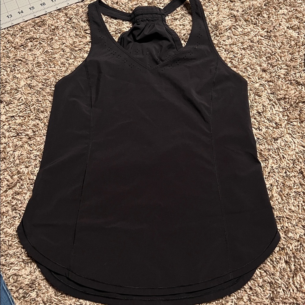 Lululemon In A Flash Singlet - Picture 2 of 4